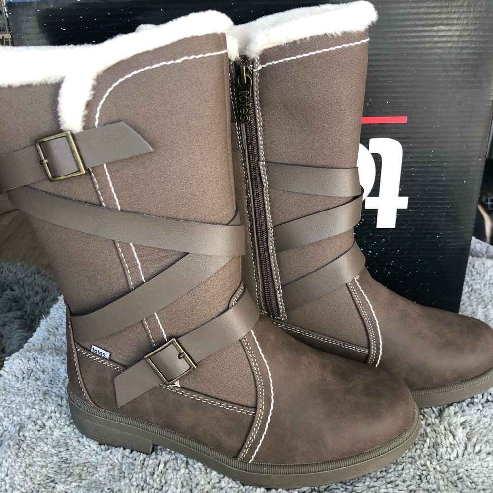 Totes boots - Diedre NWOT